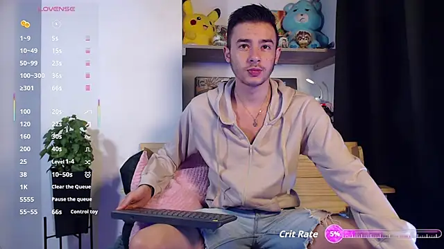 Snapshot of kyle_clint07 chatting on October 5, 8:51 pm kyle clint07 online show from October 5, 8:51 pm