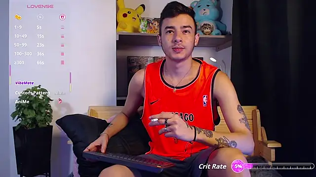 Snapshot of kyle_clint07 chatting on October 8, 6:49 pm kyle clint07 online show from October 8, 6:49 pm