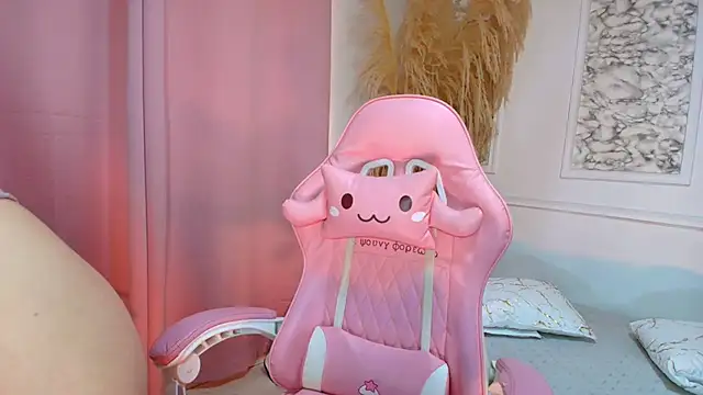 Snapshot of Danella_houston chatting on March 2, 6:04 pm Danella houston online show from March 2, 6:04 pm