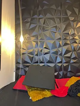 Snapshot of MiaCurly3 chatting on March 1, 11:40 pm MiaCurly3 online show from March 1, 11:40 pm