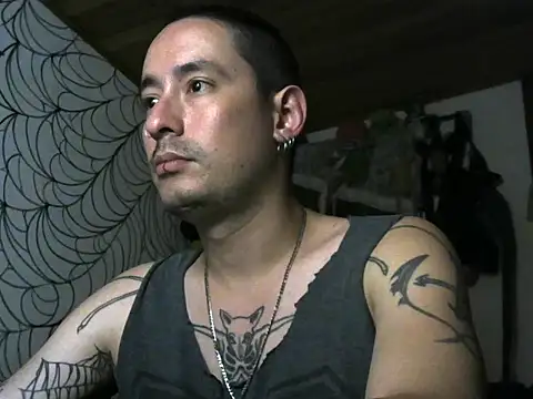 Snapshot of vampireathome chatting on May 17, 3:15 am vampireathome online show from May 17, 3:15 am