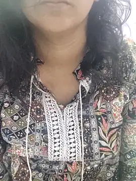 Your cutiepie  online show from December 5, 9:29 am