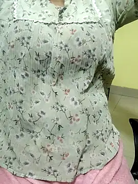 Snapshot of Your_cutiepie_ chatting on February 21, 12:28 pm Your cutiepie online show from February 21, 12:28 pm