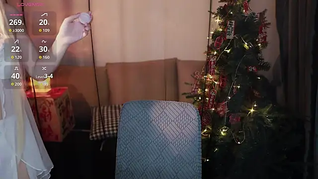 Moonccoi online show from April 5, 3:42 pm