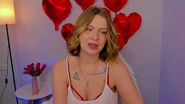 Snapshot of Angela_Wallace chatting on February 22, 8:29 am Angela Wallace online show from February 22, 8:29 am