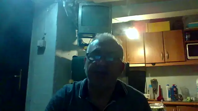 Snapshot of murat7888 chatting on April 13, 3:34 am murat7888 online show from April 13, 3:34 am