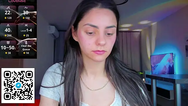 EmiliaZen online show from April 19, 5:01 pm