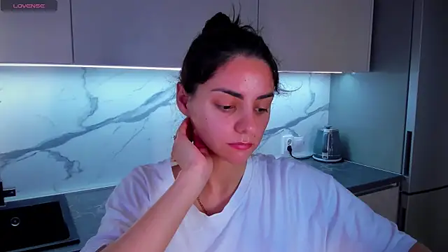 EmiliaZen online show from June 16, 4:53 pm