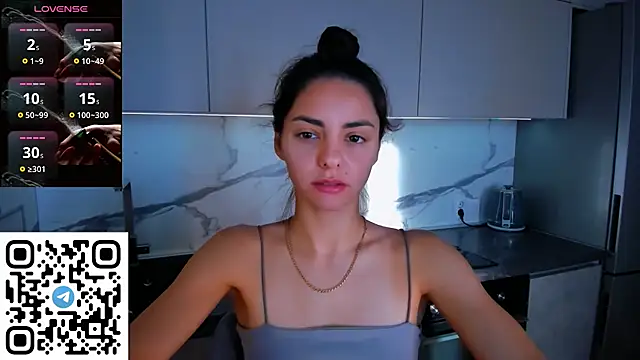 EmiliaZen online show from August 2, 4:05 pm