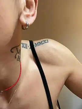 Snapshot of PlayfulShow chatting on March 18, 7:22 am PlayfulShow online show from March 18, 7:22 am