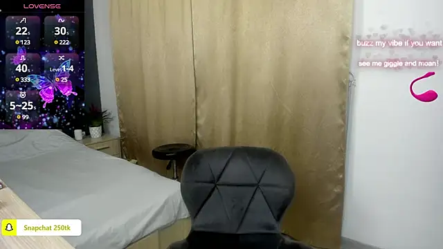Snapshot of eda_gray chatting on February 16, 5:37 am eda gray online show from February 16, 5:37 am