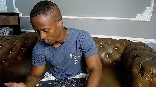 Snapshot of LiamRivers_ chatting on February 18, 4:58 pm LiamRivers online show from February 18, 4:58 pm