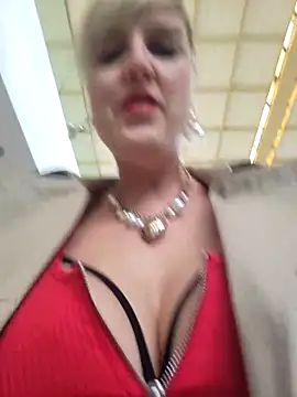 Snapshot of Sexybiene969 chatting on October 19, 2:40 pm Sexybiene969 online show from October 19, 2:40 pm