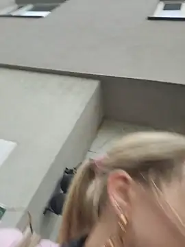 Snapshot of Sexybiene969 chatting on October 23, 3:00 pm Sexybiene969 online show from October 23, 3:00 pm