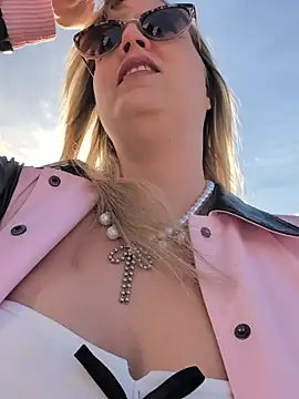 Sexybiene969 online show from April 6, 3:24 pm