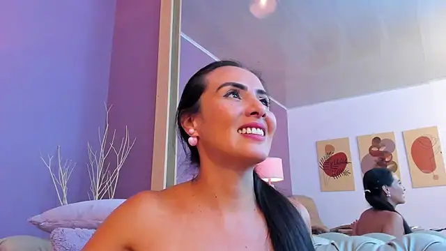 scarlet edwars online show from February 11, 3:08 pm