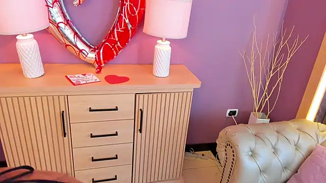 scarlet edwars online show from February 13, 12:11 pm