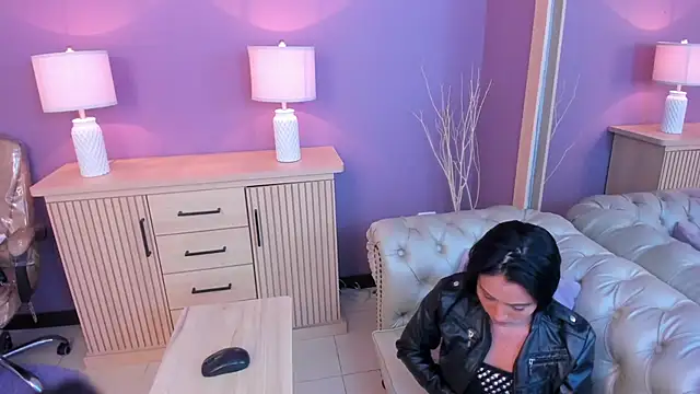 scarlet edwars online show from February 22, 11:24 am