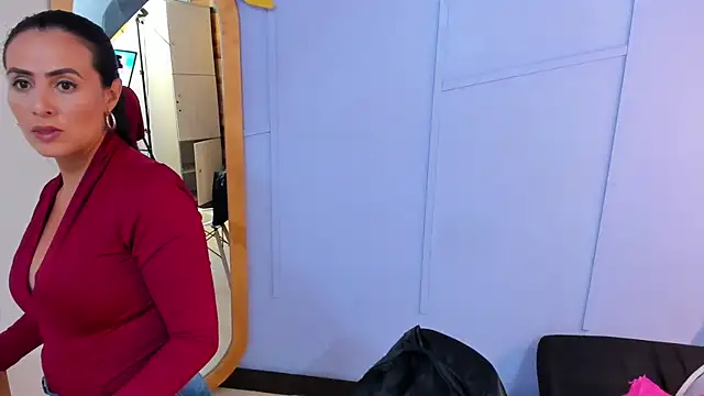 scarlet edwars online show from March 15, 1:19 am