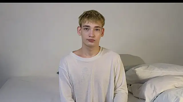 Julian wins online show from February 8, 11:30 pm