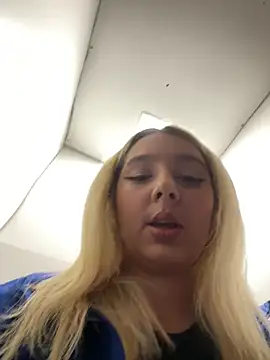 hotamanda01 online show from December 13, 9:31 pm