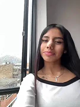 Laura-Khalifa online show from February 13, 9:06 pm