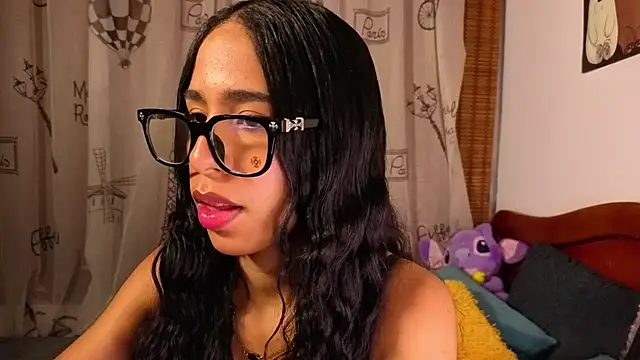 Snapshot of melissa_becraft chatting on February 18, 2:18 am melissa becraft online show from February 18, 2:18 am