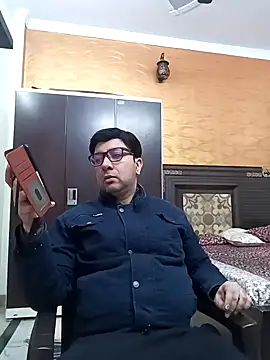 innocentboy1987 online show from February 16, 4:31 am