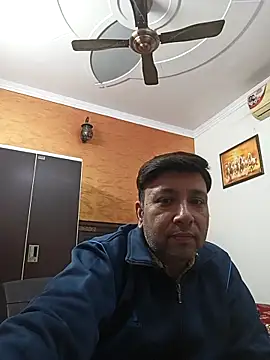 innocentboy1987 online show from November 10, 4:44 am