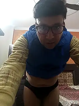 innocentboy1987 online show from November 27, 6:04 am