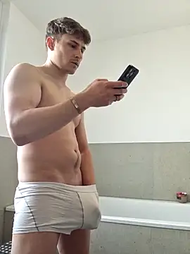 Snapshot of Boddy1301 chatting on April 2, 1:31 pm Boddy1301 online show from April 2, 1:31 pm