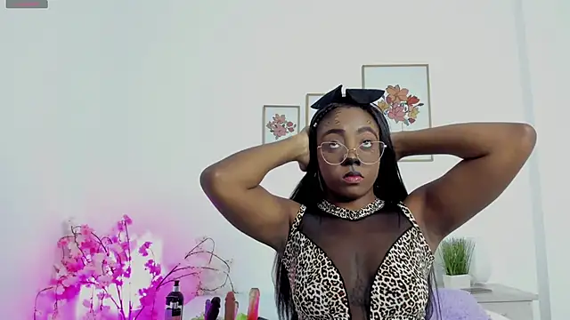 alejandra-cortes online show from October 22, 10:59 am