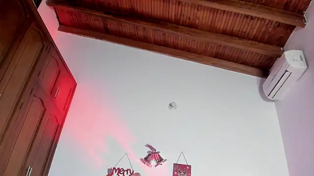 alejandra-cortes online show from January 8, 11:12 am