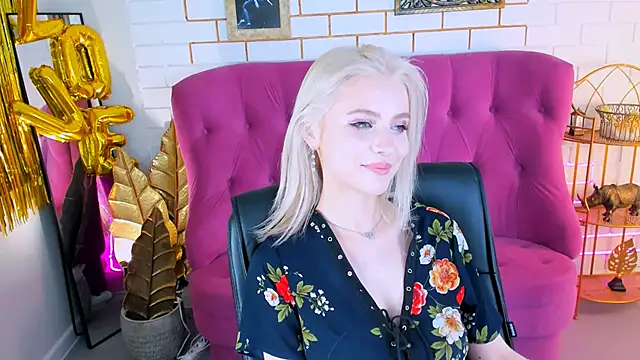 LeonaStane online show from March 5, 8:00 pm