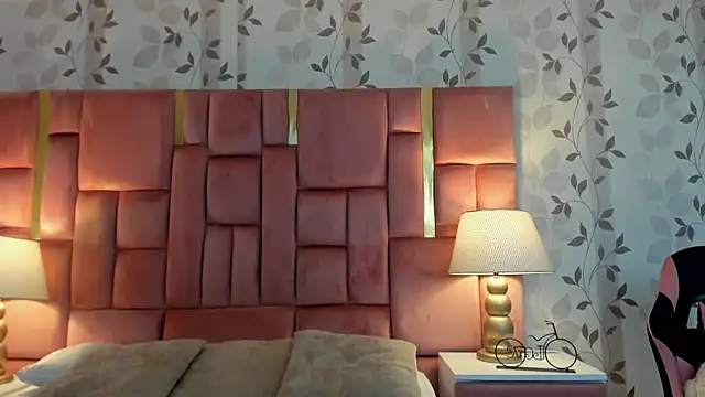 ArianaFranco online show from March 20, 1:05 pm