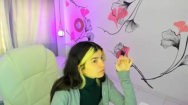 Isabela Fiorelli online show from November 29, 1:03 pm