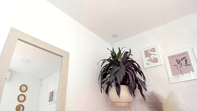 Snapshot of mariia_juana_ chatting on February 9, 5:54 pm mariia juana online show from February 9, 5:54 pm