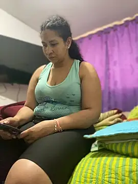 Carola-Ross online show from April 13, 5:18 pm