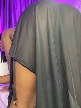 Snapshot of blackgril12 chatting on February 20, 1:25 am blackgril12 online show from February 20, 1:25 am