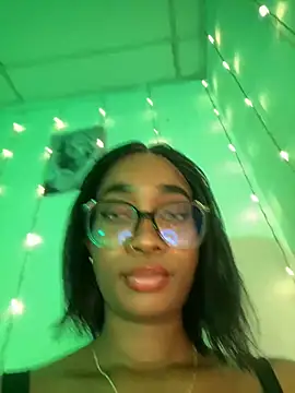 Snapshot of blackgril12 chatting on March 18, 1:43 am blackgril12 online show from March 18, 1:43 am