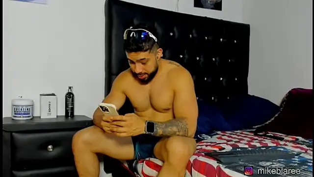 mikeblaree online show from March 28, 7:57 pm