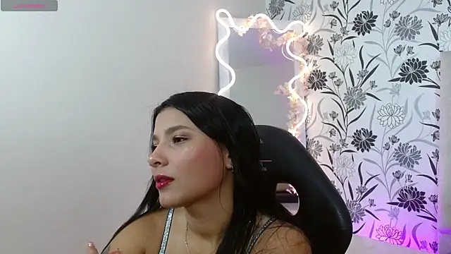 Snapshot of Gaby_tay1 chatting on May 20, 11:27 am Gaby tay1 online show from May 20, 11:27 am