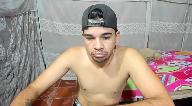 Snapshot of leandro49112 chatting on March 19, 11:25 pm leandro49112 online show from March 19, 11:25 pm