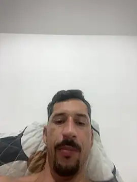 Snapshot of MateusBH123 chatting on February 27, 5:40 am MateusBH123 online show from February 27, 5:40 am