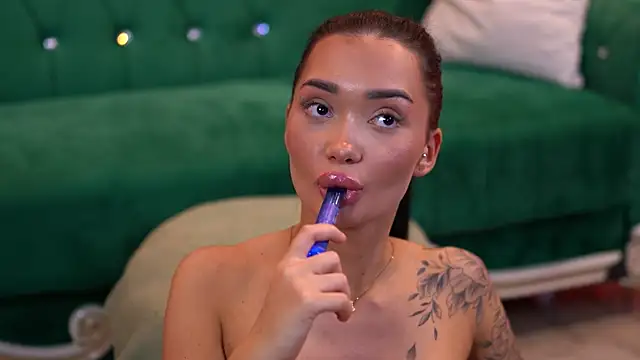 SashaFerrera online show from March 7, 1:09 am