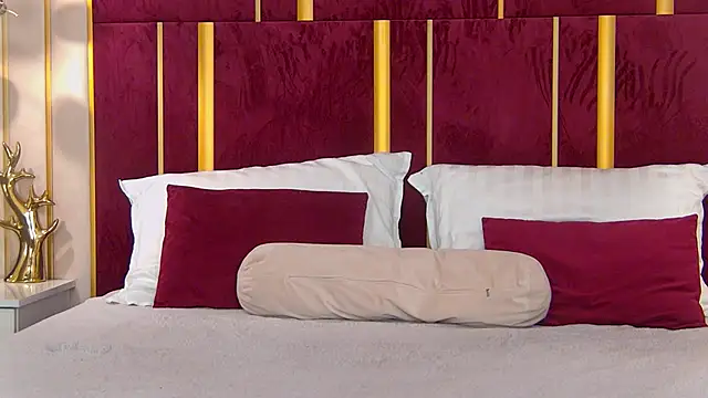 ChloeSins  online show from March 19, 8:45 am