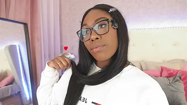 ThianaLopez online show from January 11, 9:31 pm