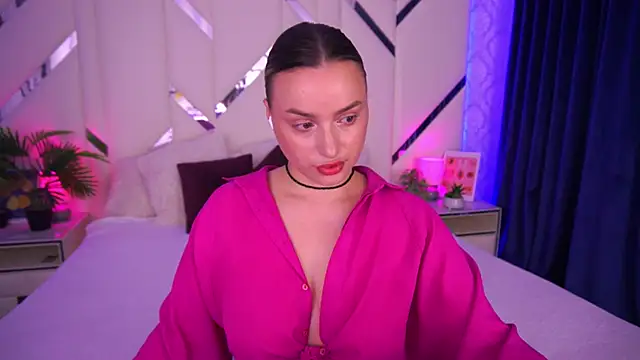 LindsieGreyy online show from November 5, 8:14 am