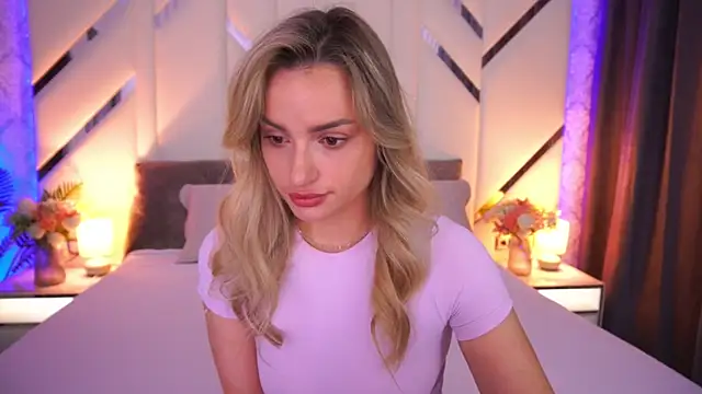 LindsieGreyy online show from July 16, 6:41 am