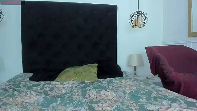 ChanelleJohnson  online show from March 6, 7:21 pm